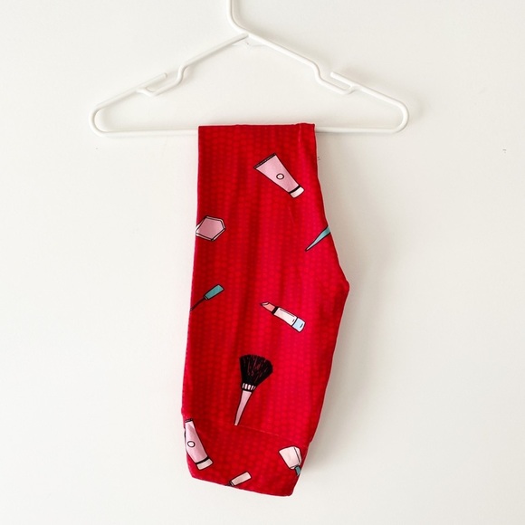 Red Background w Makeup / Cosmetics Graphic Buttery Soft Lularoe Leggings NWOT - Picture 9 of 10